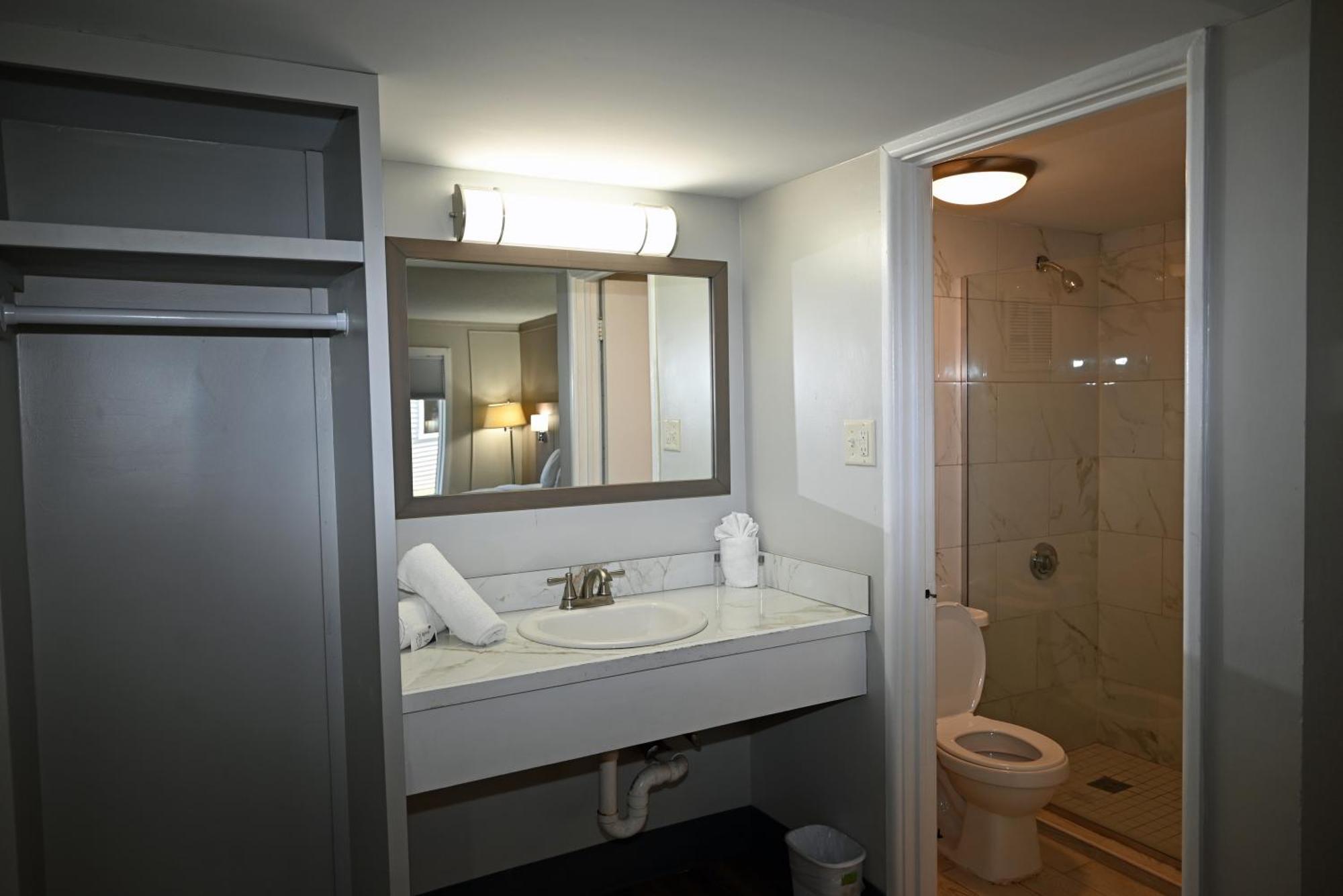 Whalers Inn And Suites 뉴베드포드 외부 사진