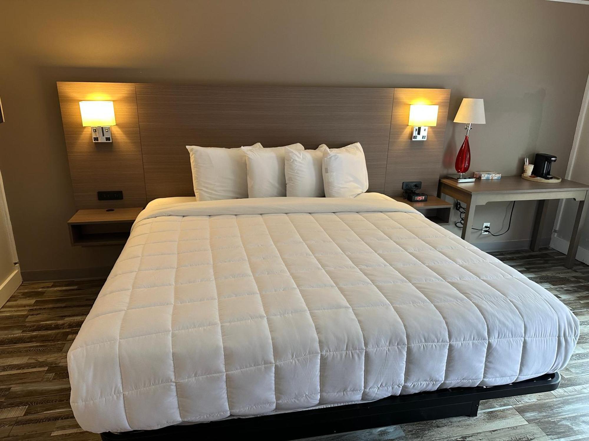Whalers Inn And Suites 뉴베드포드 외부 사진
